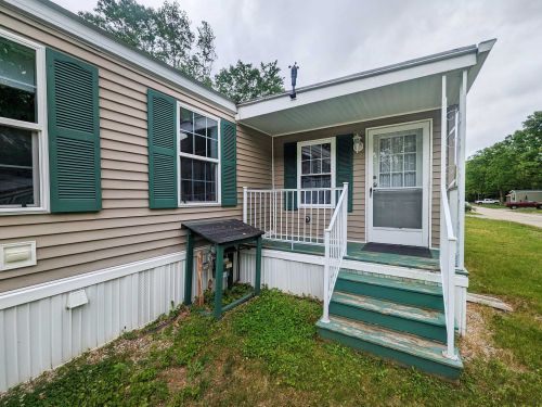 5 Dawn Dr, Concord NH 03303-2050 exterior