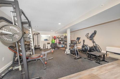 810 Donato Cir, Scotch Plains NJ 07076-1072 exterior