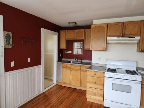 122 Lewis Blvd, Killingly CT 06239-1627 exterior