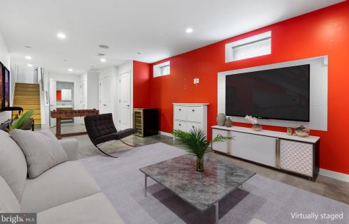 833 Bainbridge St, Philadelphia PA  19147-2009 exterior