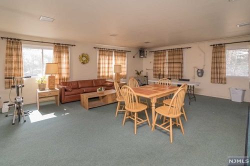 2 Maitland Ave, Paterson NJ  07506-1441 exterior