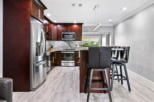 553 18th St, Boca Raton FL  33432-1924 exterior