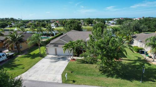 2811 Serenity Cir, Fort Pierce FL 34981-5054 exterior
