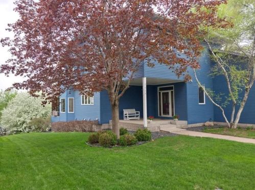 2965 Edward St, Saint Paul, MN 55109-5505