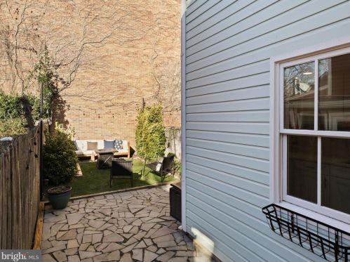 903 Princess St, Alexandria VA  22314-2244 exterior