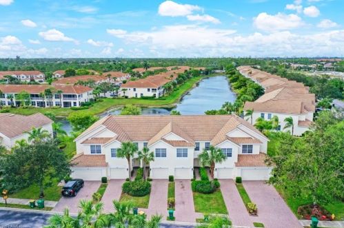 1084 Hampton Cir, Naples, FL 34105-4821