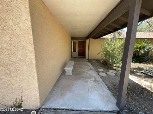 7821 Leonardo Da Vinci Way, Tucson AZ  85704-3213 exterior