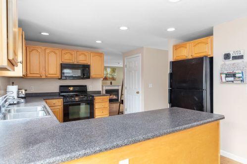 189 Lakeside Oaks Dr, Barrington NH 03825-3334 exterior