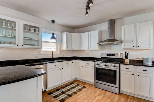 3050 Brg St, Milwaukee WI 53221-4748 exterior