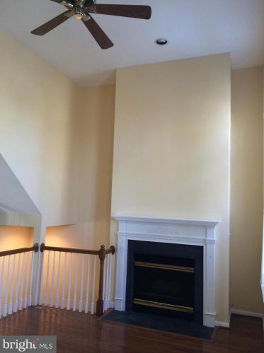 2420 Garnett Dr, Alexandria VA  22311-4906 exterior