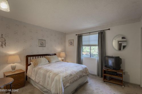 301 Abrego Dr, Green Valley AZ 85614-3634 exterior