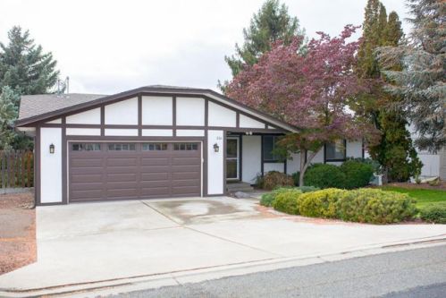 516 Justice Dr, Yakima, WA 98901-1532