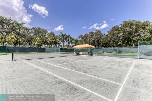 7948 Lando Ave, Boynton Beach FL 33437-6359 exterior