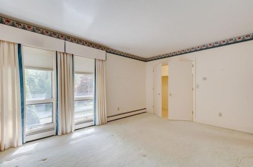 1411 Hollow Tree Dr, Pittsburgh PA 15241-2960 exterior