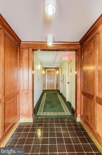 1080 Wisconsin Ave, Washington DC  20007-3637 exterior