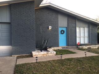 2507 Audubon Pl, Austin TX  78741-5506 exterior