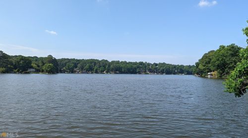 8388 Lake Dr, Lithonia GA  30039-5724 exterior