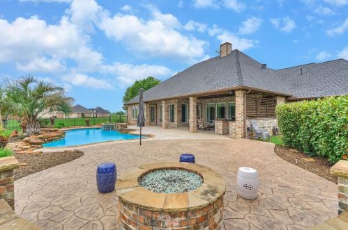 18933 Hbr Side Blvd, Montgomery TX 77356-3224 exterior