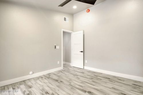 892 Glenn St, Tucson AZ  85705-4120 exterior