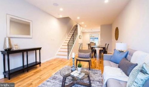 2212 Manton St, Philadelphia PA  19146-4221 exterior