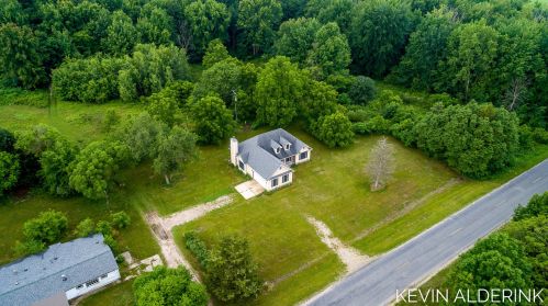 5402 116th Ave, Fennville, MI 49408-8511