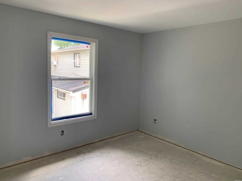 33 8 Ave, Huntington Station NY 11746-2210 exterior