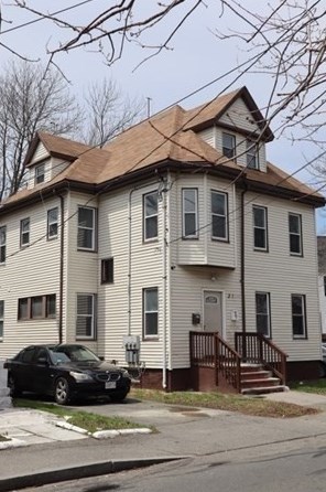 3 Bow St, Taunton, MA 02780-4225