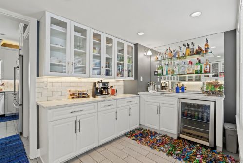 2723 Edgewood Ave, Milwaukee WI  53211-2913 exterior