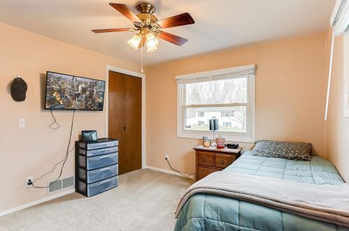 8221 Cleadis Ave, South Saint Paul MN 55076-3321 exterior