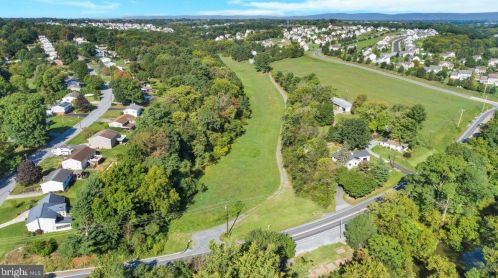 752 Nyes Rd, Hummelstown PA 17036-8688 exterior