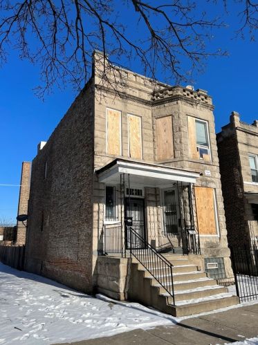 3320 Flournoy St, Chicago, IL 60624-3716