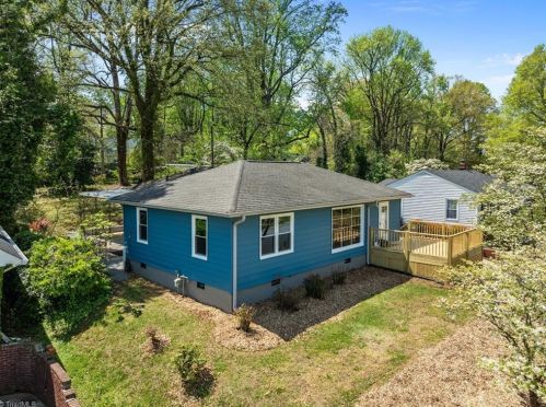 3011 Masonic Dr, Greensboro NC 27403-1934 exterior