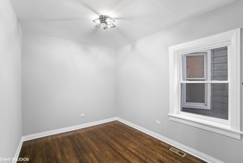 602 90 Pl, Chicago IL 60619-7906 exterior