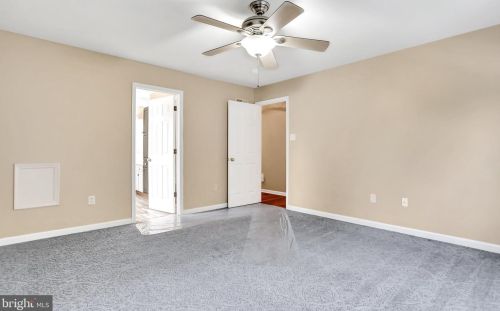 10 Lexington Dr, Hanover PA 17331-8657 exterior