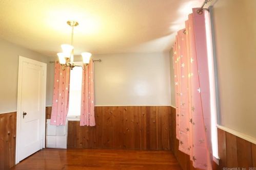 249 Woodland St, Manchester CT  06042-2962 exterior