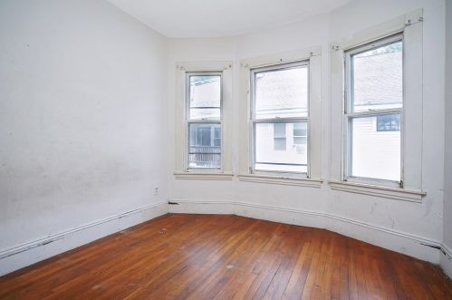 54 Lester St, Springfield MA 01108-2140 exterior