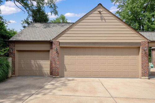 1 Spoede Ln, Saint Louis MO 63141-7763 exterior