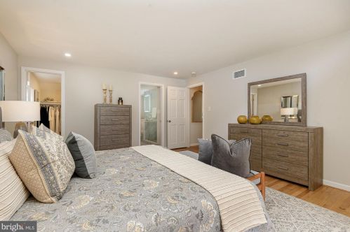 1209 Forestwood Dr, Mc Lean VA  22101-2603 exterior