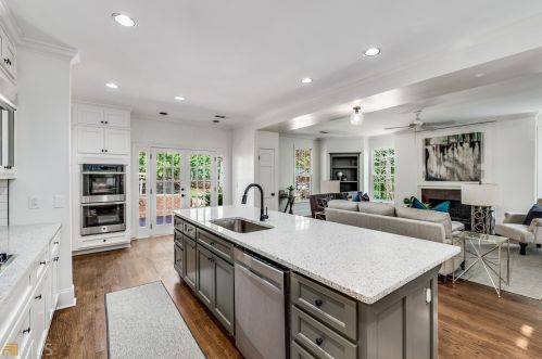 519 Ivy Pl, Atlanta GA 30342-4275 exterior