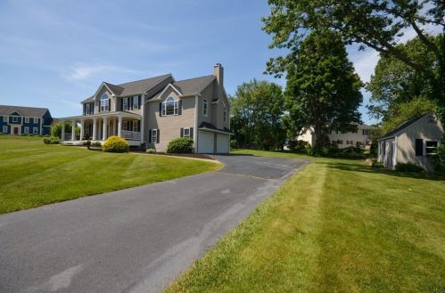 9 Boundary Stone Rd, Sutton, MA 01590-4818