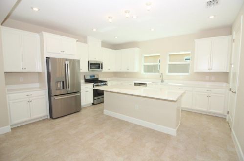 9521 Royal Poinciana Dr, Fort Pierce FL 34987-2514 exterior