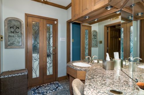 28 Huntleigh Wood, Saint Louis MO 63131-4814 exterior