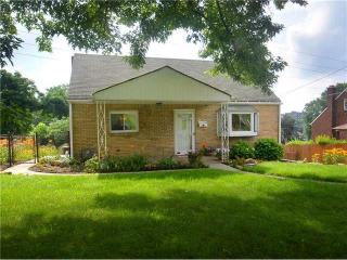 104 Laura Lee Dr, Monroeville, PA 15146-2806