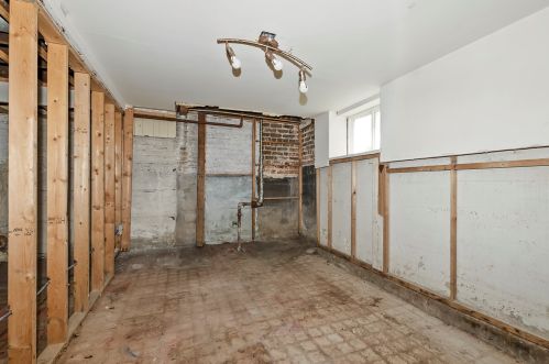 4821 Hirsch St, Chicago IL 60651-1520 exterior