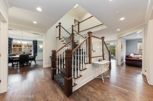 111 Clinton Ave, Elmhurst IL 60126-2906 exterior