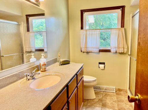 1649 Tyler Rd, Meskegon MI 49445-9320 exterior