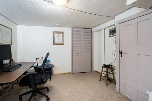 906 Mdw Pl, Milwaukee WI 53217-5737 exterior