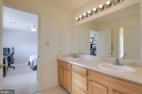 152 Merlin Dr, Hummelstown PA  17036-8841 exterior