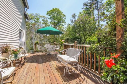 212 State Rd, Briarcliff NY 10510-1405 exterior