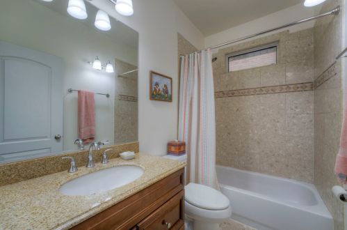 4340 Mozart St, Chicago IL 60618-1528 exterior